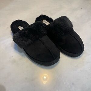 Dreamtime Black Faux Fur Slippers
